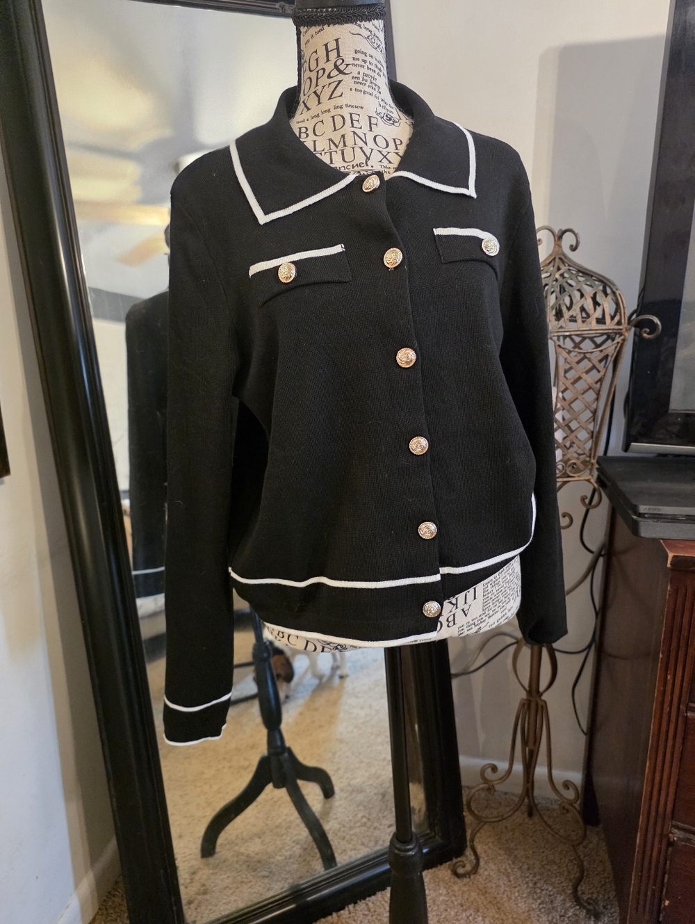 THIS IS SET Black Contrast-Trim Women's Knit Jacket